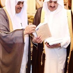 رئيس المجلس السعودي للجودة يكرم الإعلامي “عمر شيخ “