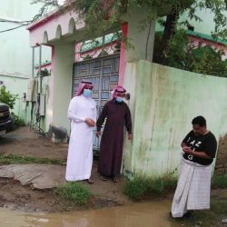 “بلدية مركز السهي” تتخلص من آثار الأمطار في شوارع المركز والقرى