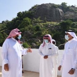 سمو أمير منطقة جازان يعزي الشيخ خمج بوفاة والده ..