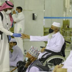 أمير منطقة الباحة يستقبل مدير عام فرع هيئة الهلال الأحمر بالمنطقة