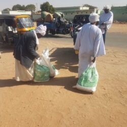مركز الملك سلمان للإغاثة يوزع 5,420 حقيبة مدرسية في عدد من مديريات محافظة حضرموت