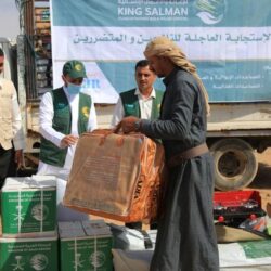 مركز الملك سلمان للإغاثة يواصل تنفيذ مشروع الإمداد المائي والإصحاح البيئي في محافظة الحديدة