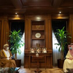سمو ولي العهد وسمو ولي عهد البحرين يستعرضان العلاقات الوثيقة بين البلدين الشقيقين