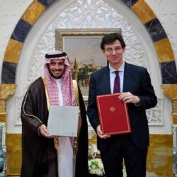 أرامكو السعودية توقع اتفاقيات مع شركات فرنسية