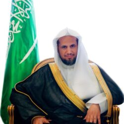سمو الأمير خالد الفيصل يقلد مدير مكافحة المخدرات بمكة المكرمة رتبته الجديدة
