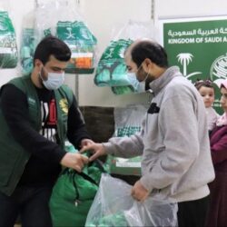 مركز الملك سلمان للإغاثة يوزع حوالي 10 أطنان من المساعدات الغذائية والإيوائية في مدينة كابل الأفغانية