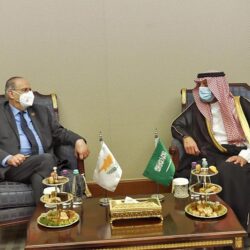 سمو الأمير عبدالعزيز بن سعود ووزير الداخلية التونسي يعقدان جلسة مباحثات رسمية