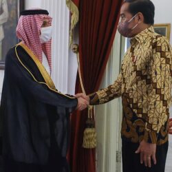 سمو وزير الخارجية يلتقي وزيرة خارجية إندونيسيا ويعقدان جلسة مباحثات رسمية