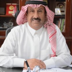 سمو أمير منطقة ⁧‫الرياض‬⁩ بالنيابة يقلد العقيد القاسم رتبته الجديدة   