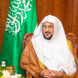 سمو أمير منطقة ⁧‫الرياض‬⁩ بالنيابة يقلد العقيد القاسم رتبته الجديدة   
