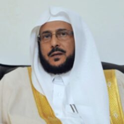 سمو الأمير بدر بن سلطان يستقبل مدير عام فرع وزارة البيئة والمياه والزراعة بمكة المكرمة