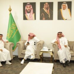 محافظ الطائف الأمير سعود بن نهار يكرم طالبات “موهبة استثنائية”