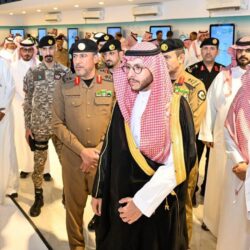 محافظ الطائف الأمير سعود بن نهار يكرم طالبات “موهبة استثنائية”