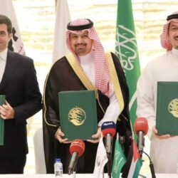 نائب أمير منطقة الرياض يستقبل رئيس مجلس إدارة مجموعة الدكتور سليمان الحبيب