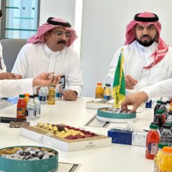 أمير منطقة الجوف يستقبل المهنّئين بمناسبة عيد الفطر من منسوبي الإمارة