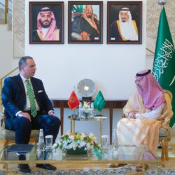 نائب أمير جازان يتسلم التقرير السنوي للخطوط السعودية بالمنطقة