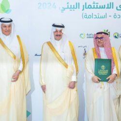 أمير منطقة الرياض يؤدي صلاة الميت على صاحب السمو الملكي الأمير بدر بن عبدالمحسن بن عبدالعزيز