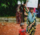 مركز الملك سلمان للإغاثة يوزع 1,000 سلة غذائية وللاجئين الروهينجا والأسر الأكثر احتياجا في بنغلاديش