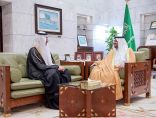 سمو الأمير محمد بن عبدالرحمن يستقبل مدير عام الجمعية الخيرية لرعاية الأيتام بالمنطقة