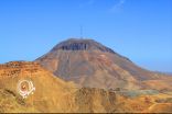 جبل شثاث بظهران الجنوب ارتفاع يعانق السحاب ومدونة لنقوش تاريخية