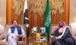 ولي العهد السعودي يجتمع مع رئيس وزراء باكستان