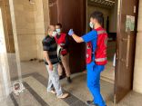 متطوعي الهلال الأحمر بجازان يقيمون نقاط فرز بصري ببعض جوامع المنطقة لمواجهة فيروس كورونا