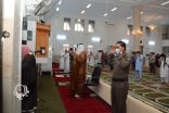 محافظ صامطة يؤدي صلاة عيد الأضحى بجامع العليا