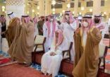 أمير الرياض يؤدي صلاة الميت على الأميرة نوف بنت خالد – رحمها الله