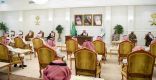 سمو الأمير فيصل بن خالد بن سلطان يستقبل رئيس وأعضاء فريق تباشير الخير التطوعي في الحدود الشمالية