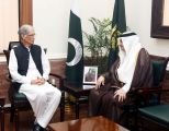 وزير الطيران الباكستاني يستقبل سفير خادم الحرمين الشريفين لدى باكستان
