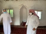مدير الشؤون الإسلامية بجازان يتفقد المساجد التاريخية في جبال الداير