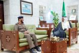 أمير منطقة الرياض بالنيابة يكرم عدد من منسوبي الدفاع المدني بمنطقة الرياض