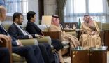 أمير الرياض يستقبل رئيس الديوان العام للمحاسبة ورؤساء الأجهزة العليا للرقابة العامة والمحاسبة في الدول العربية والبرازيل وأمريكا