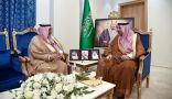 سموّ الأمير جلوي بن عبدالعزيز يلتقي مدير عام التعليم بمنطقة نجران