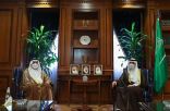 وزير الدولة للشؤون الخارجية يستقبل رئيس المجلس الوطني للاتحاد الإماراتي